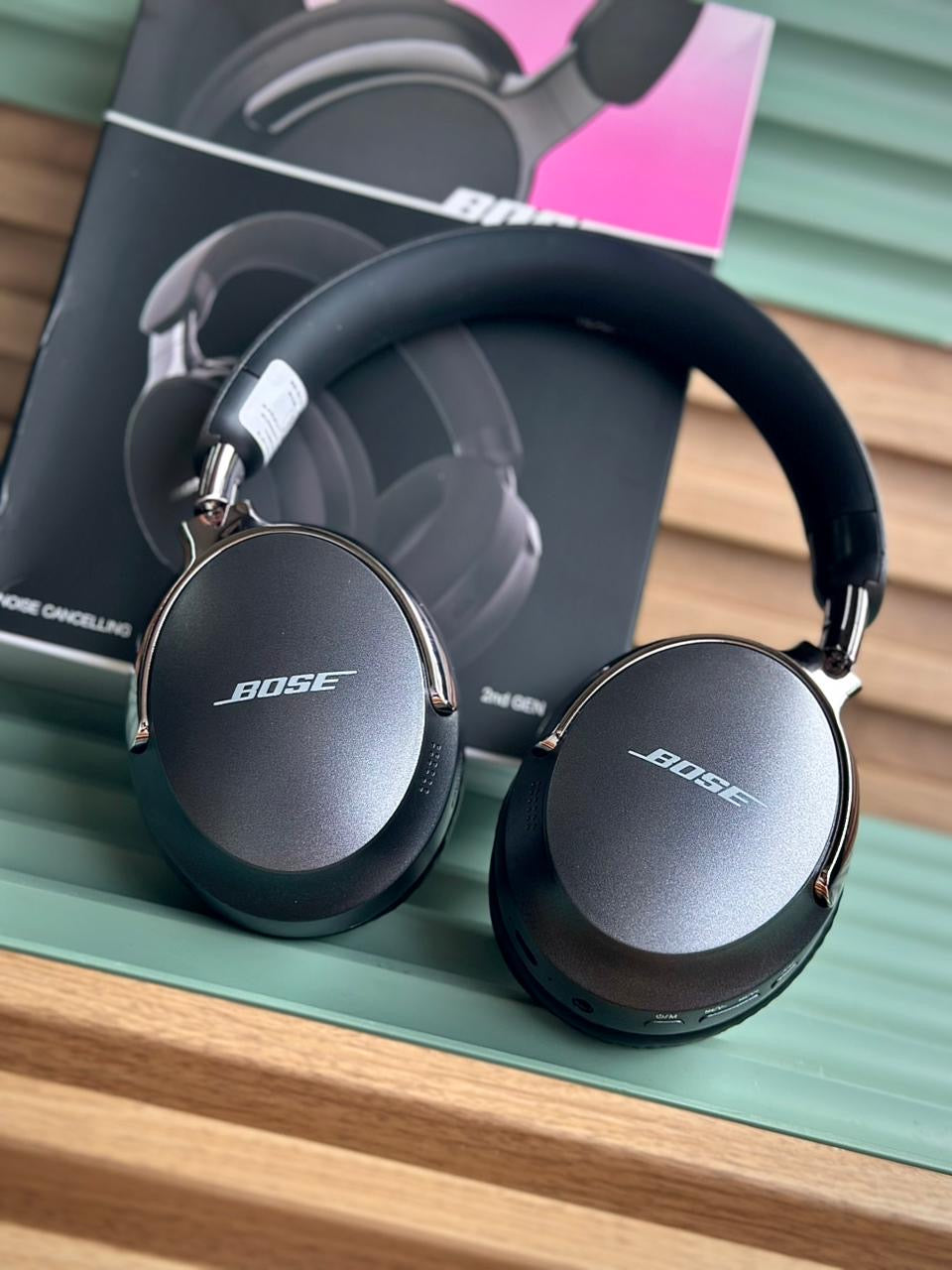 BOSE  QUIETCOMFORT ULTRA 
1:1MASTER REPLICA