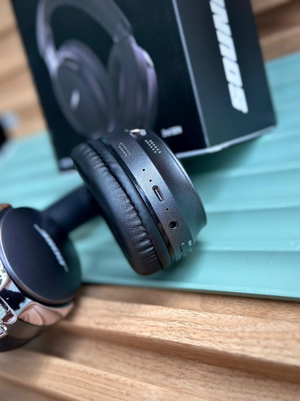 BOSE  QUIETCOMFORT ULTRA 
1:1MASTER REPLICA
